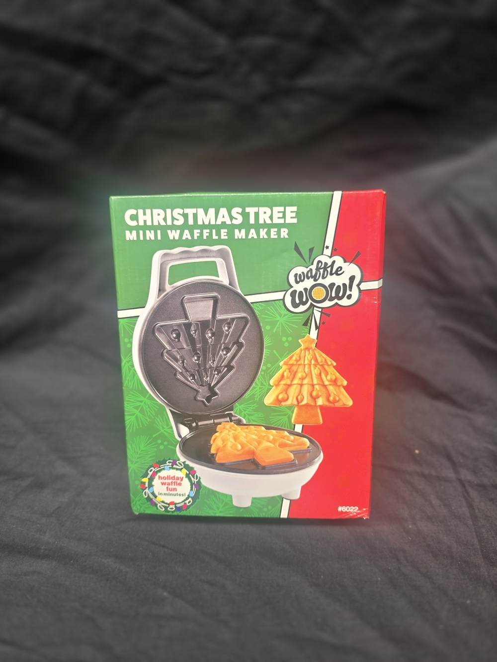 Waffle Wow! Christmas Tree Mini Waffle Maker - Picture 4 of 5